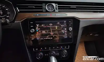 Volkswagen Passat 2018 2.0 автомат (гидро), миниатюра 12