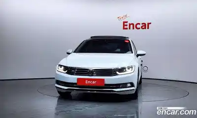 Volkswagen Passat 2018 2.0 автомат (гидро), миниатюра 3