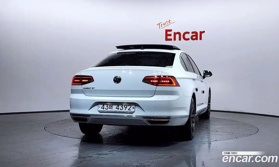Volkswagen Passat 2018 2.0 автомат (гидро), фото 4