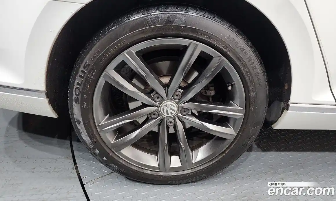 Volkswagen Passat 2018 2.0 автомат (гидро), фото 5