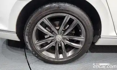 Volkswagen Passat 2018 2.0 автомат (гидро), миниатюра 5