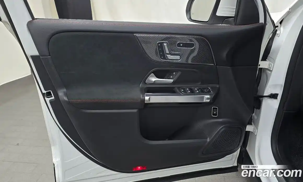 Mercedes-Benz GLB-Class 2021 2.0 гидро, фото 14
