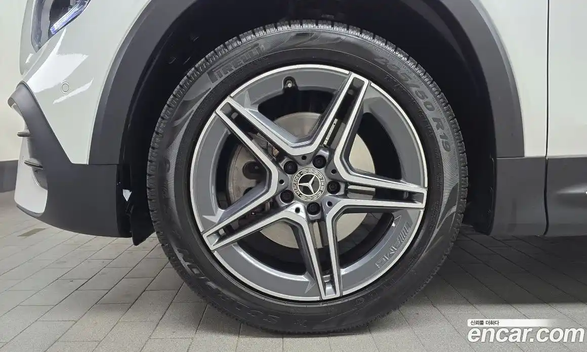 Mercedes-Benz GLB-Class 2021 2.0 гидро, фото 5