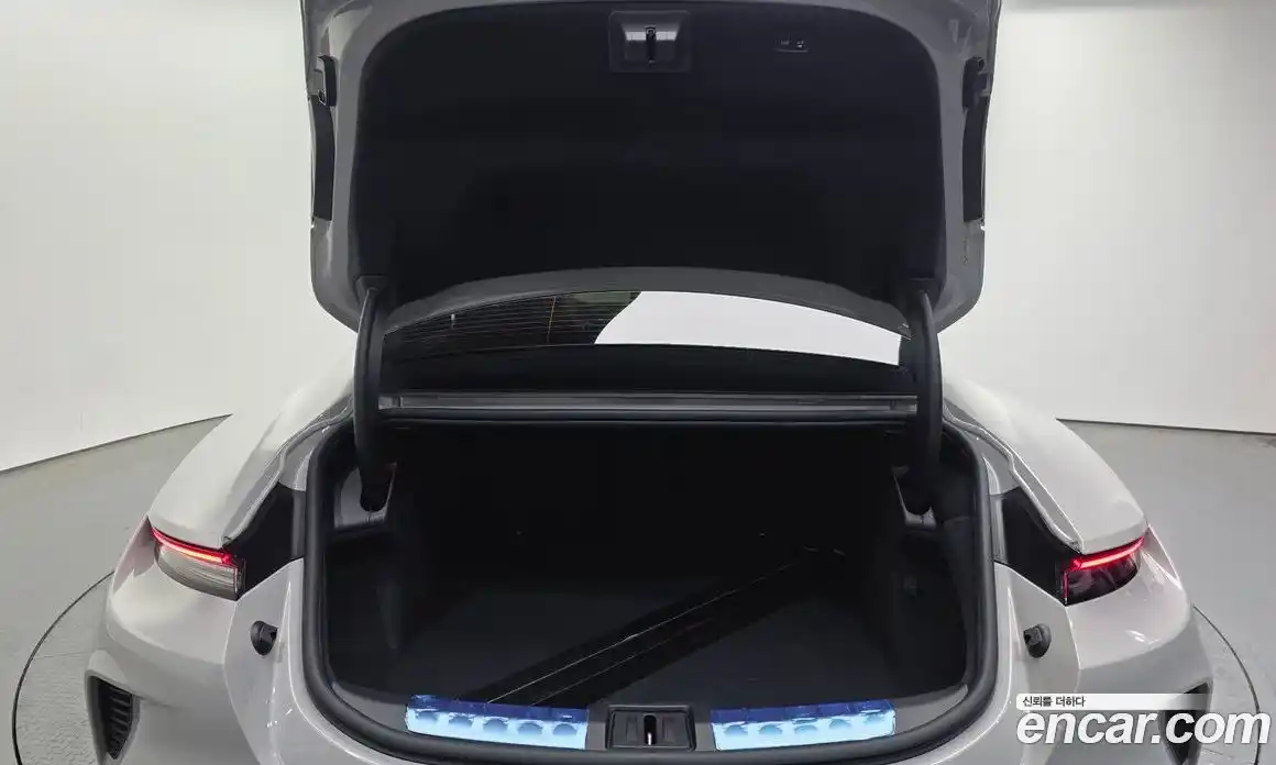 Porsche Taycan 2024 0.1 автомат (гидро), фото 20