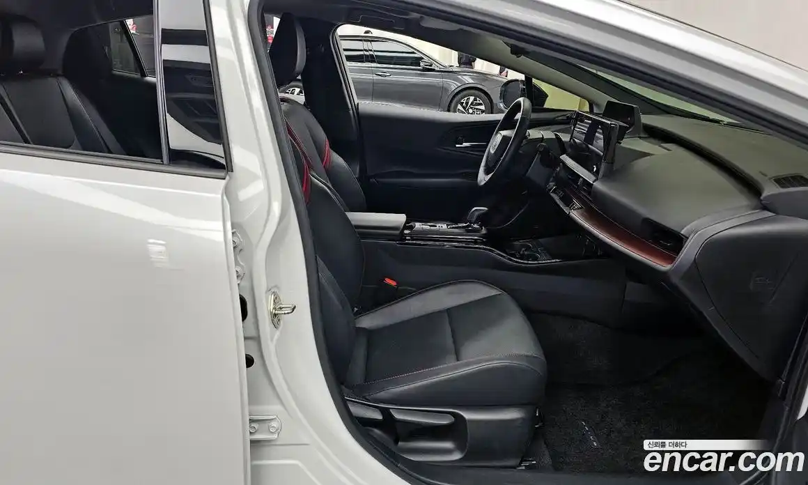 Toyota Prius 2024 2.0 гидро, фото 11