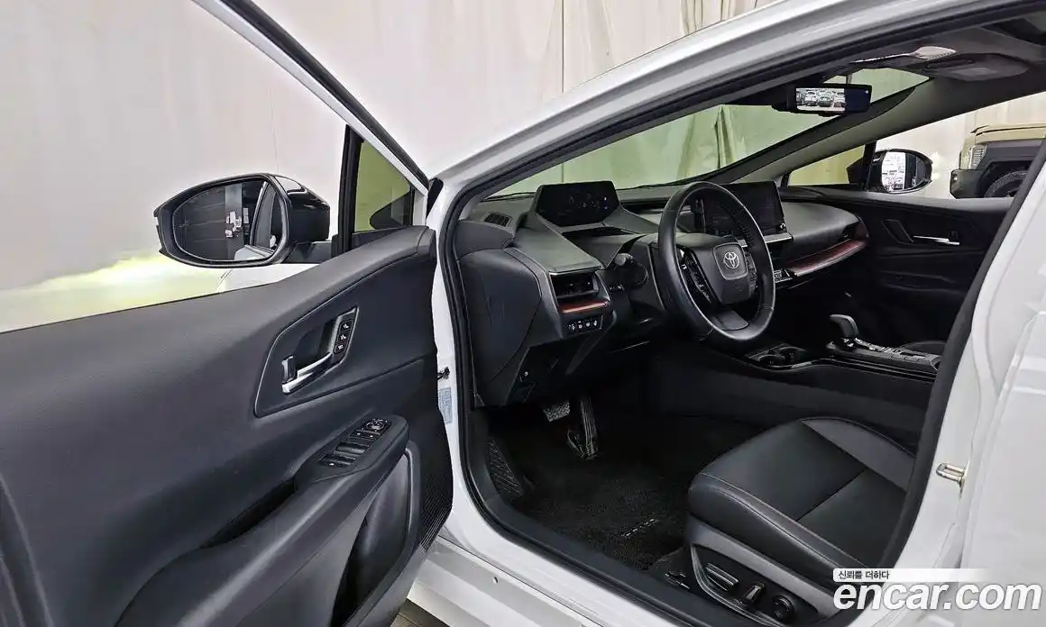 Toyota Prius 2024 2.0 гидро, фото 10
