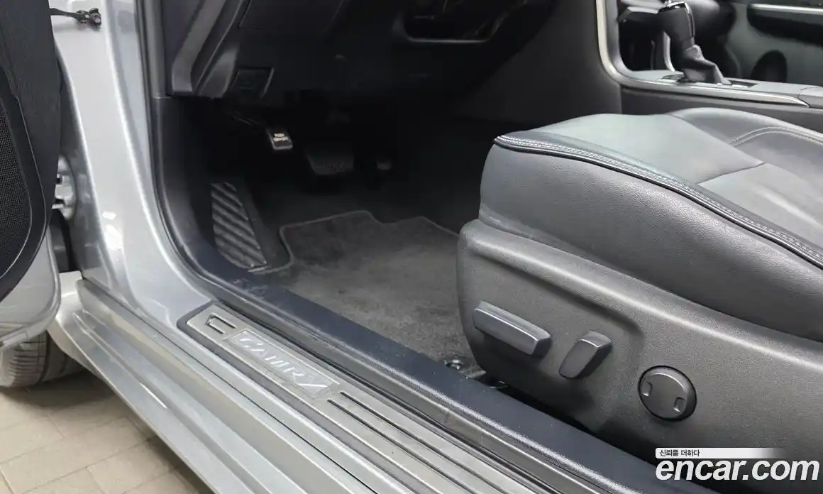 Toyota Camry 2015 2.5 гидро, фото 17