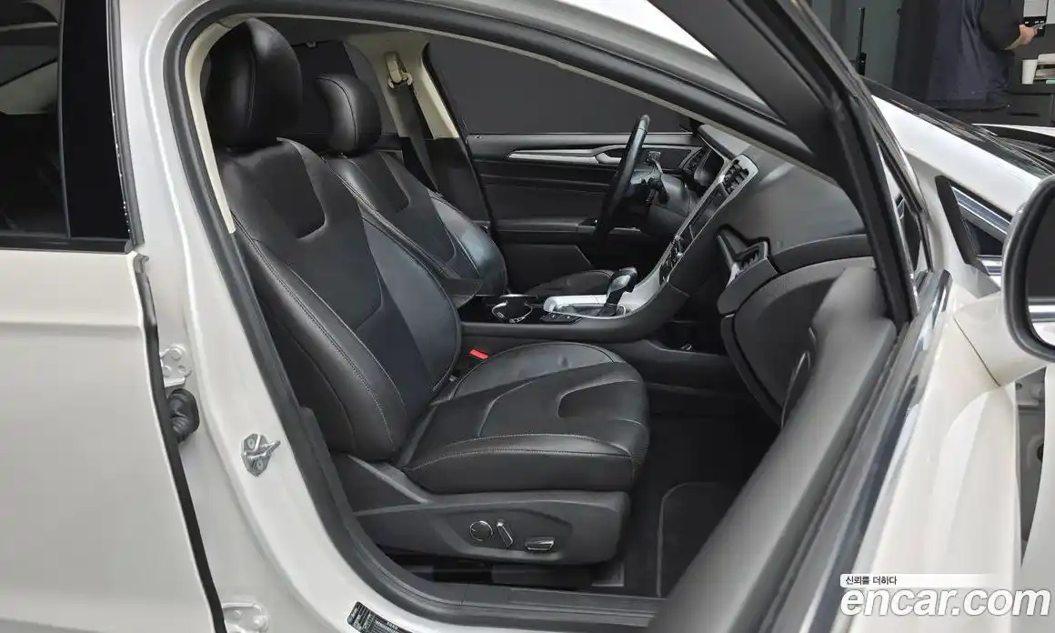 Ford Mondeo 2016 2.0 автомат (гидро), фото 12