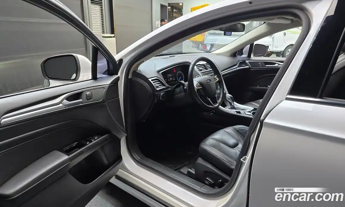 Ford Mondeo 2016 2.0 автомат (гидро), фото 10