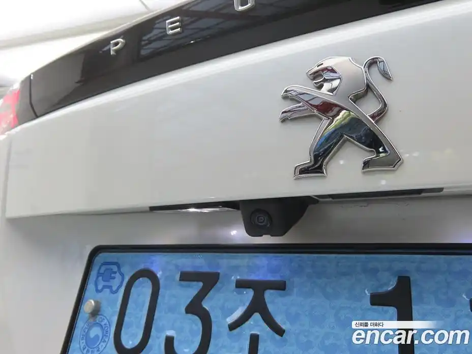 Peugeot 2008 2022 0.1 автомат (гидро), фото 18