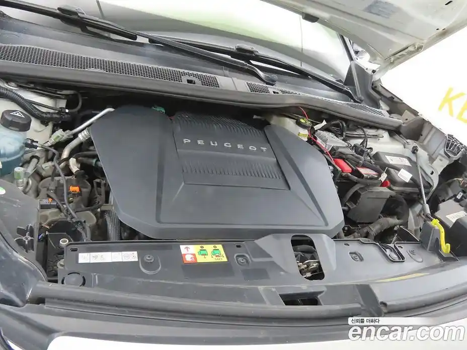 Peugeot 2008 2022 0.1 автомат (гидро), фото 19