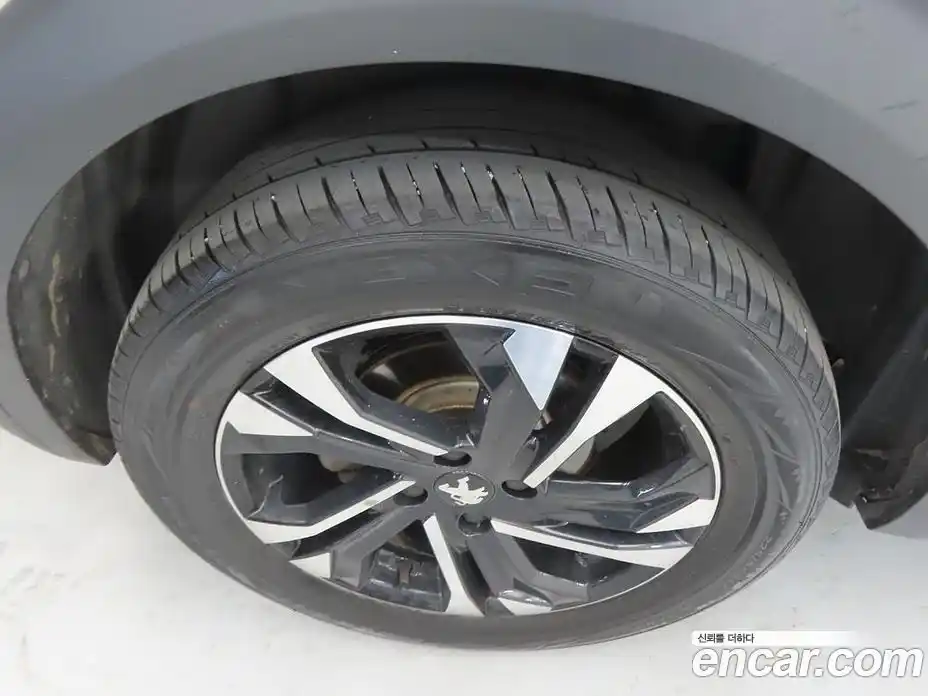 Peugeot 2008 2022 0.1 автомат (гидро), фото 20