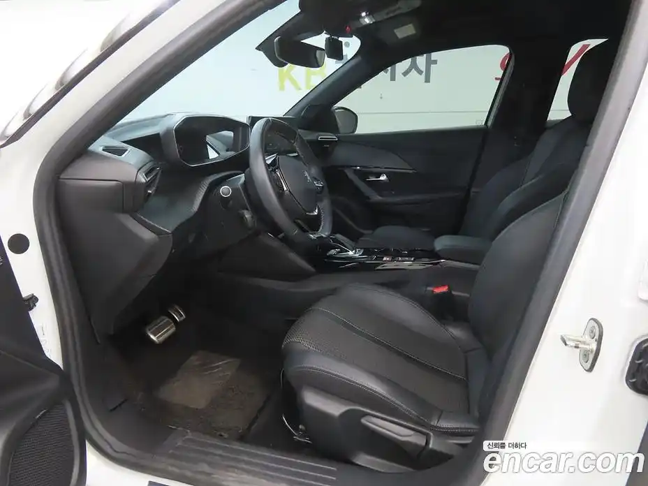 Peugeot 2008 2022 0.1 автомат (гидро), фото 5