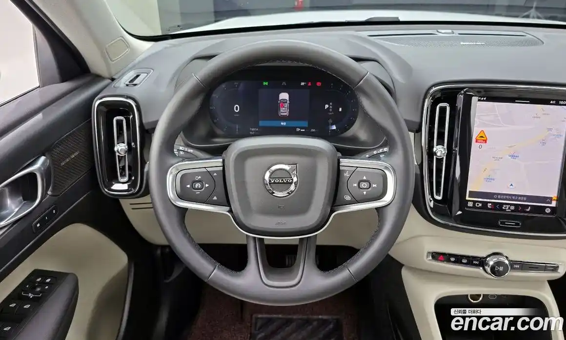 Volvo XC40 2025 2.0 автомат (гидро), фото 19