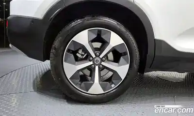 Volvo XC40 2025 2.0 автомат (гидро), миниатюра 5