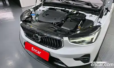 Volvo XC40 2025 2.0 автомат (гидро), миниатюра 6