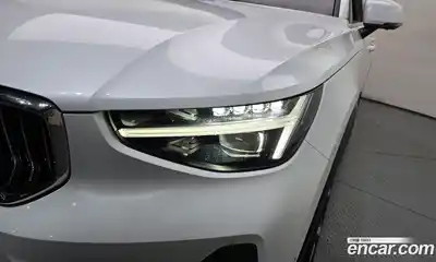 Volvo XC40 2025 2.0 автомат (гидро), миниатюра 8