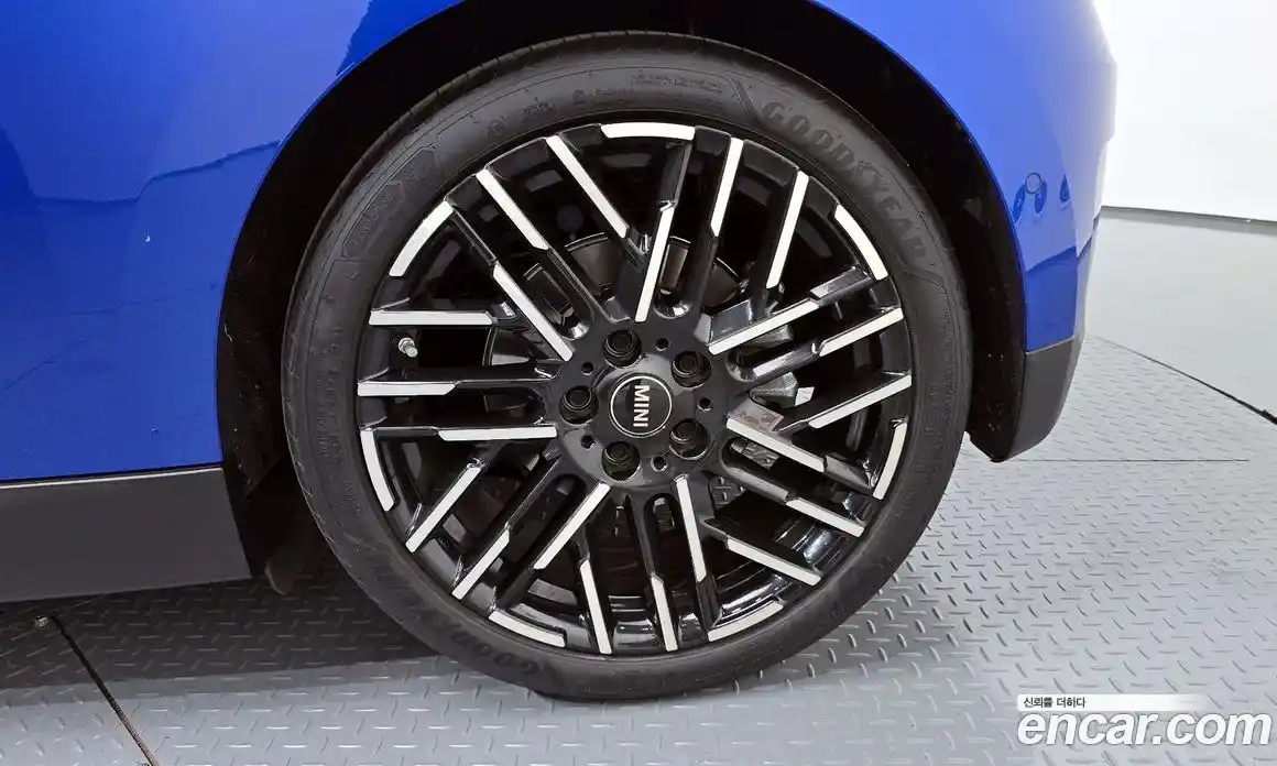 Mini Cooper 2024 0.1 автомат (гидро), фото 7