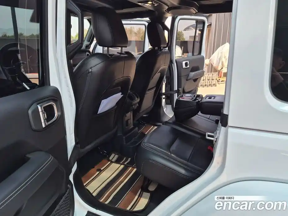 Jeep Wrangler 2023 2.0 автомат (гидро), фото 8