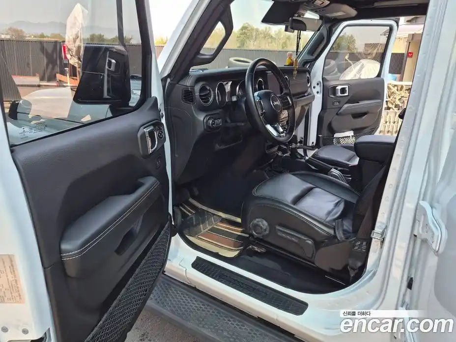 Jeep Wrangler 2023 2.0 автомат (гидро), фото 9