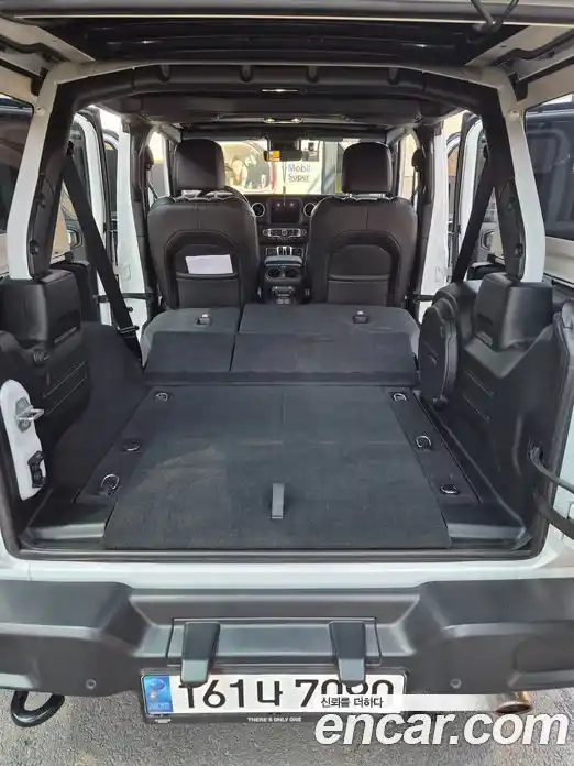 Jeep Wrangler 2023 2.0 автомат (гидро), фото 10