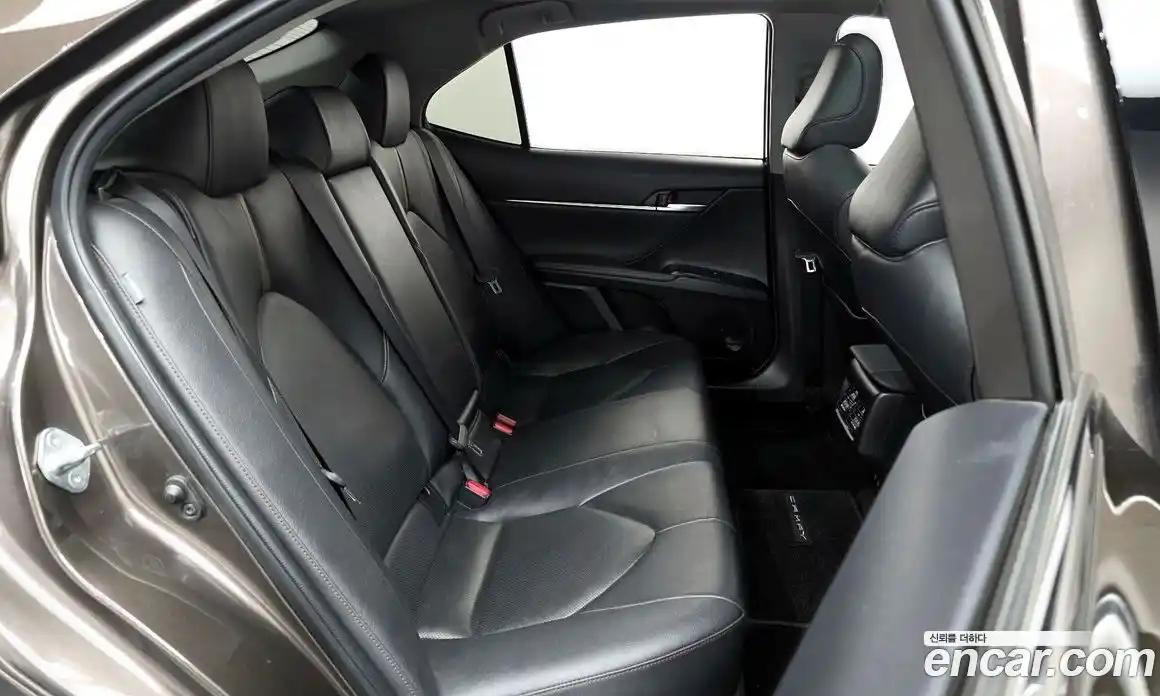 Toyota Camry 2019 2.5 гидро, фото 17