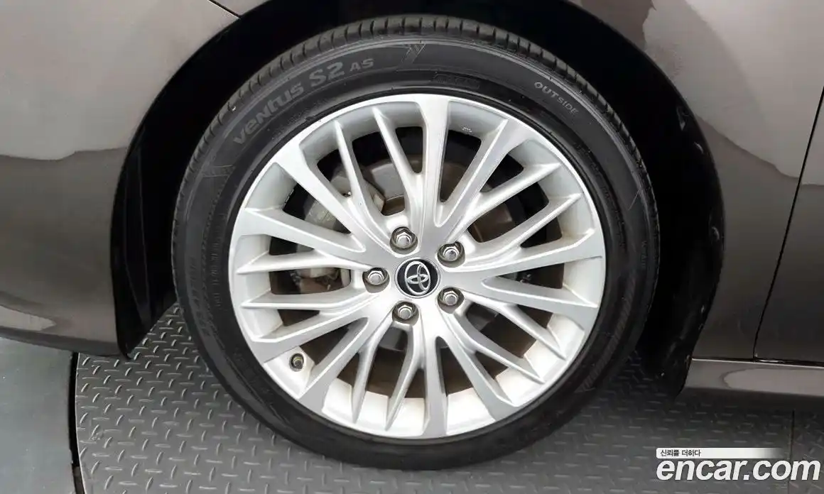 Toyota Camry 2019 2.5 гидро, фото 5