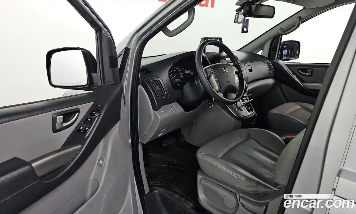 Hyundai Starex 2015 2.5 автомат (гидро), фото 13