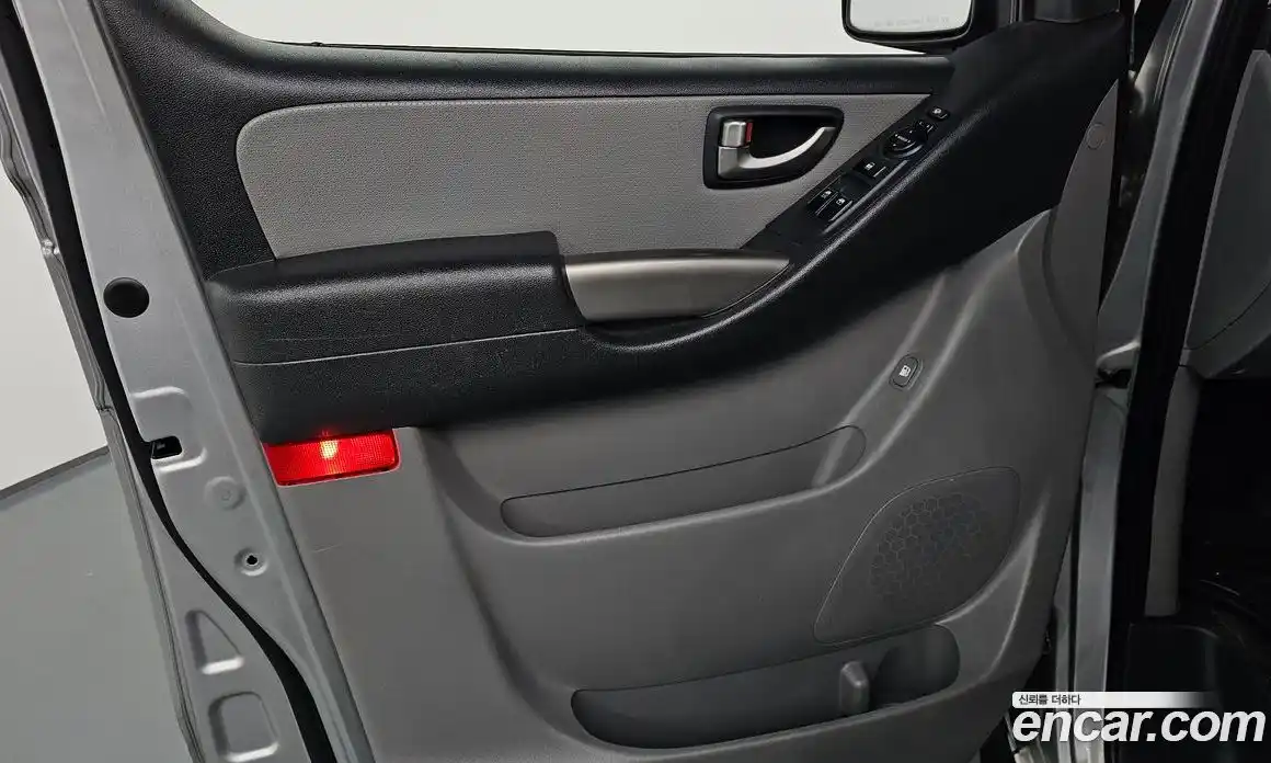 Hyundai Starex 2015 2.5 автомат (гидро), фото 14