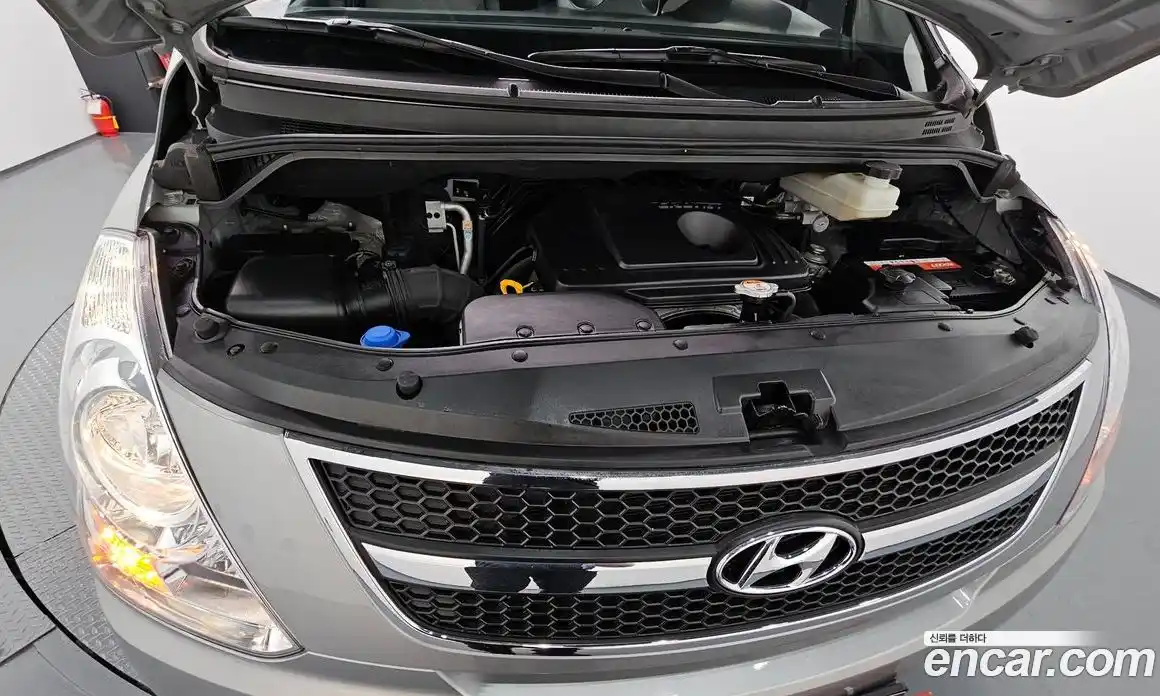 Hyundai Starex 2015 2.5 автомат (гидро), фото 6