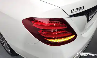 Mercedes-Benz E-Class 2018 2.0 гидро, миниатюра 9
