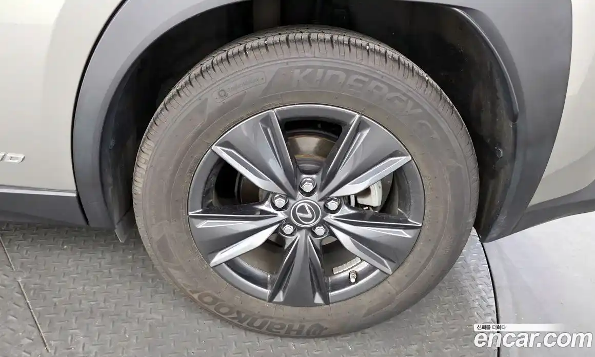 Lexus UX 2019 2.0 гидро, фото 5
