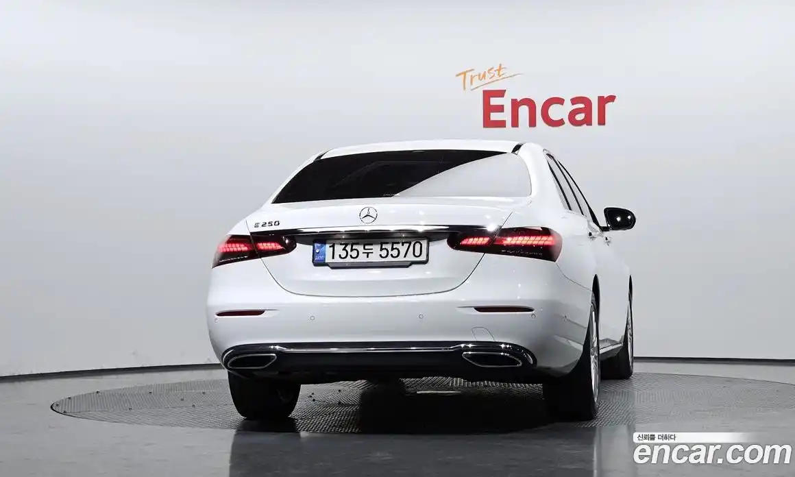 Mercedes-Benz E-Class 2022 2.0 автомат (гидро), фото 4
