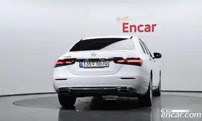 Mercedes-Benz E-Class 2022 2.0 автомат (гидро), миниатюра 4