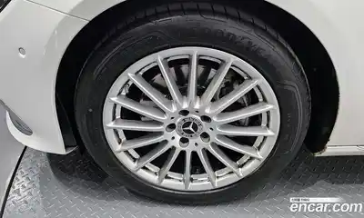 Mercedes-Benz E-Class 2022 2.0 автомат (гидро), миниатюра 5