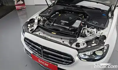 Mercedes-Benz E-Class 2022 2.0 автомат (гидро), миниатюра 6