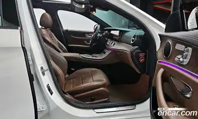 Mercedes-Benz E-Class 2022 2.0 автомат (гидро), миниатюра 10