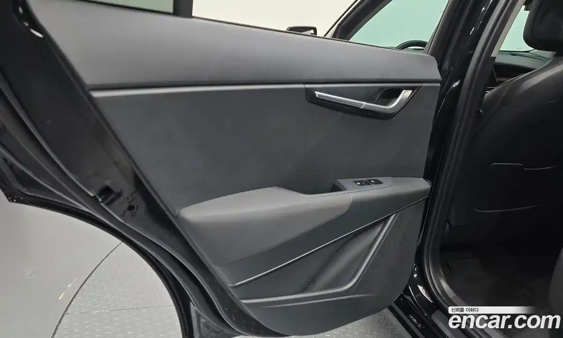 Kia Niro 2023 0.2 автомат (гидро), фото 14