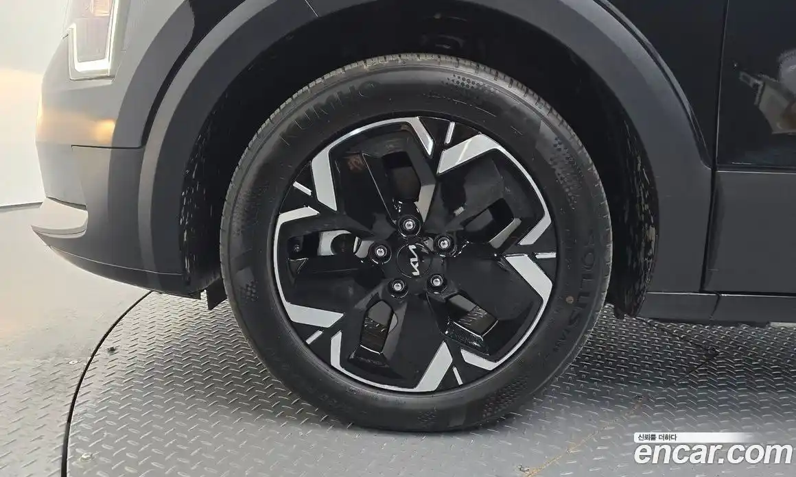 Kia Niro 2023 0.2 автомат (гидро), фото 4