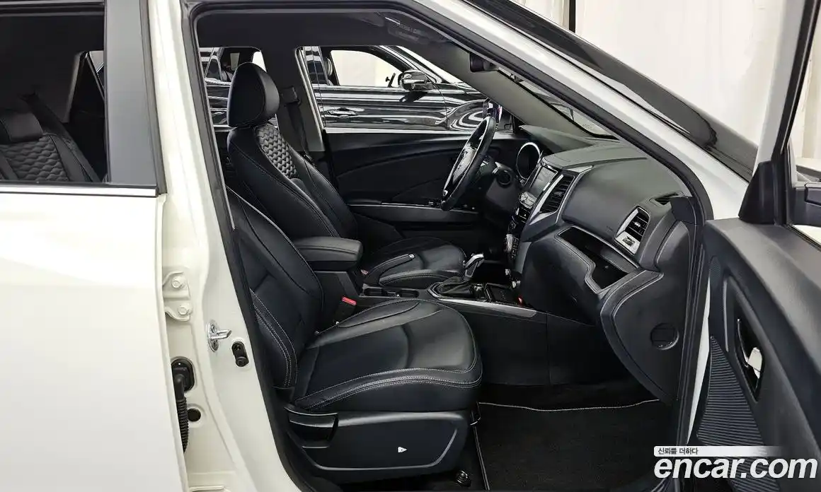 SsangYong TIBOLI 2019 1.6 автомат (гидро), фото 17