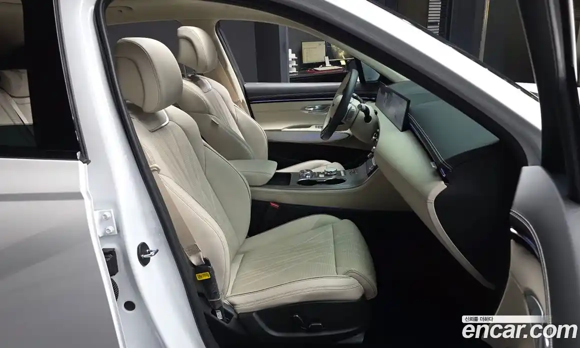Genesis GV70 2025 2.5 гидро, фото 11