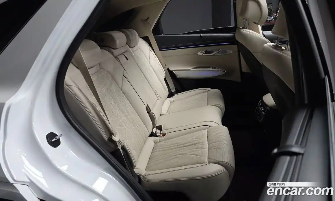 Genesis GV70 2025 2.5 гидро, фото 12