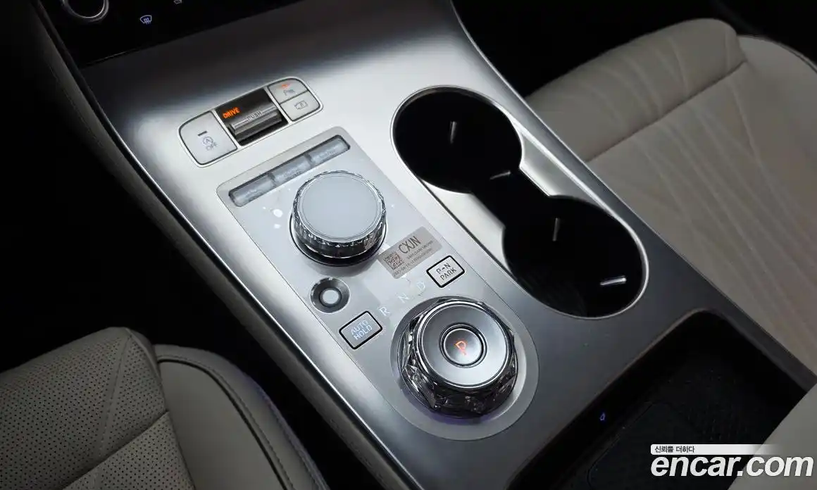 Genesis GV70 2025 2.5 гидро, фото 9