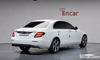 Mercedes-Benz E-Class 2018 2.0 автомат (гидро), миниатюра 2