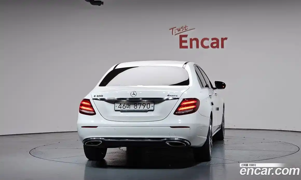 Mercedes-Benz E-Class 2018 2.0 автомат (гидро), фото 4