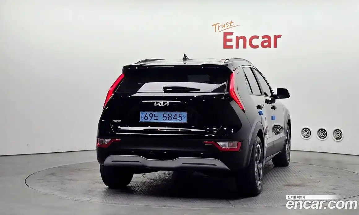 Kia Niro 2023 0.2 автомат (гидро), фото 4