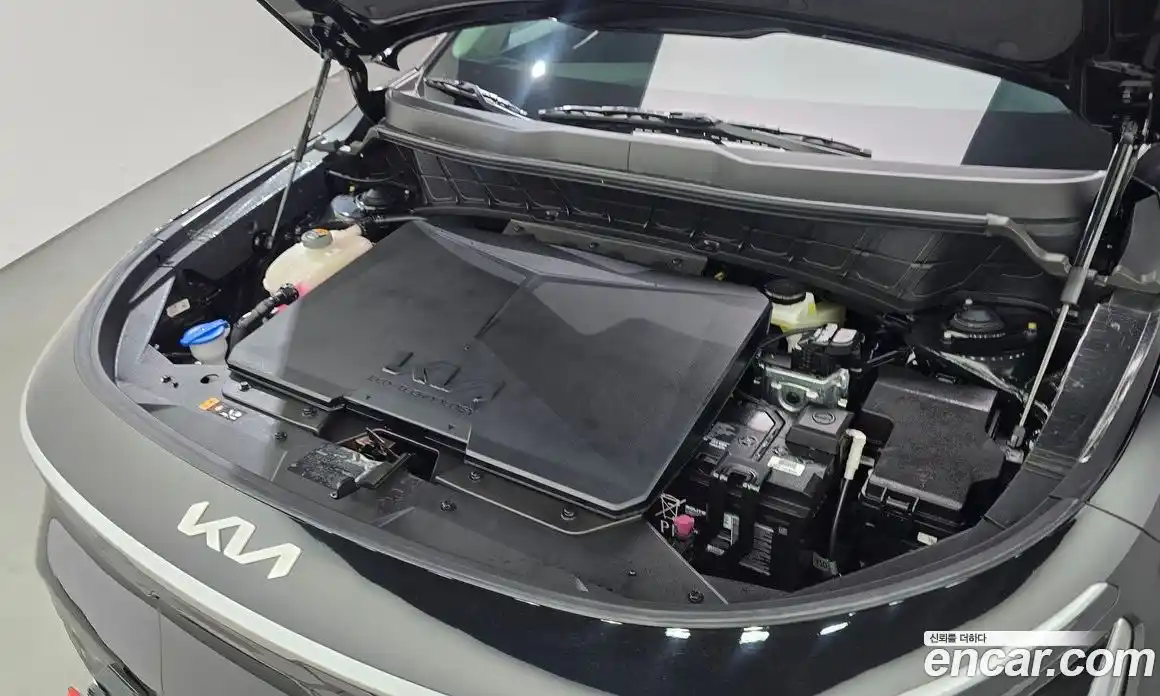 Kia Niro 2023 0.2 автомат (гидро), фото 6