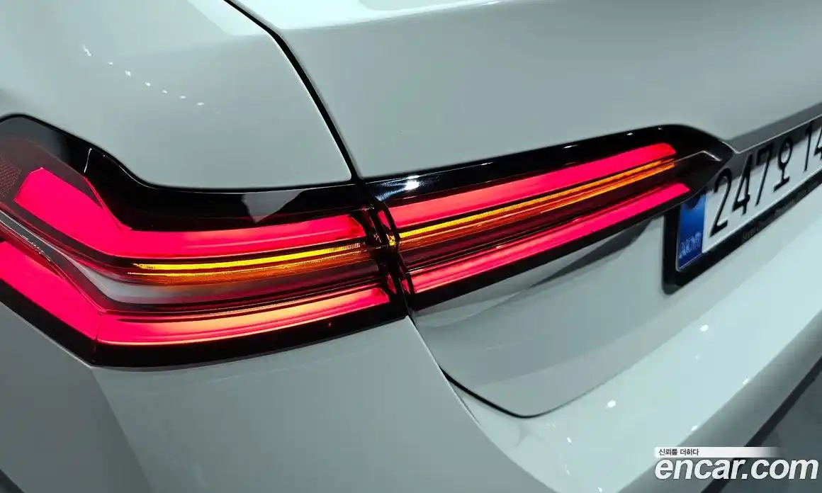 BMW 5-Series 2025 2.0 гидро, фото 9