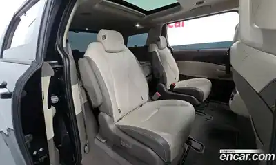 Kia Carnival 2024 2.2 автомат (гидро), миниатюра 11