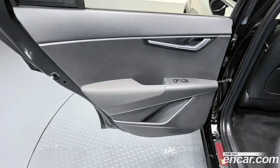 Kia Niro 2023 0.2 автомат (гидро), фото 15